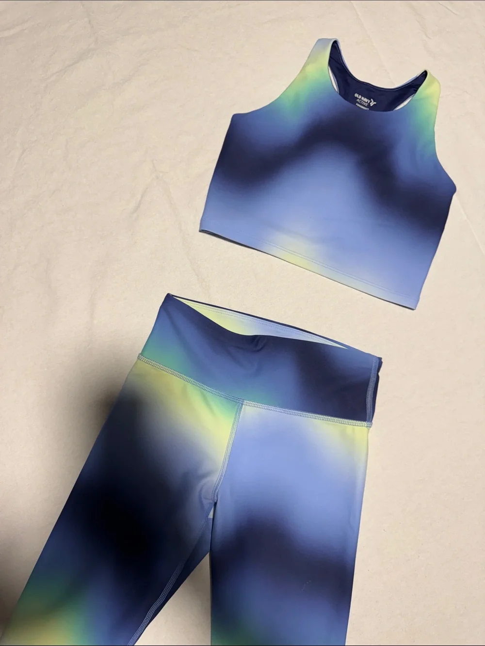 NWOT Old Navy Girls Blue & Green Ombre Active Set